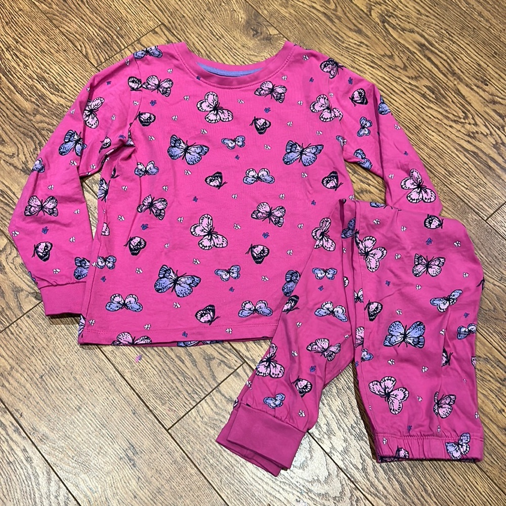 Butterfly pjs - medium 7/8
